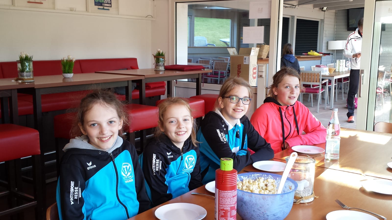 Photo of Juniorinnen U12 gewinnen ihr Auftaktspiel beim Märkischen TC!